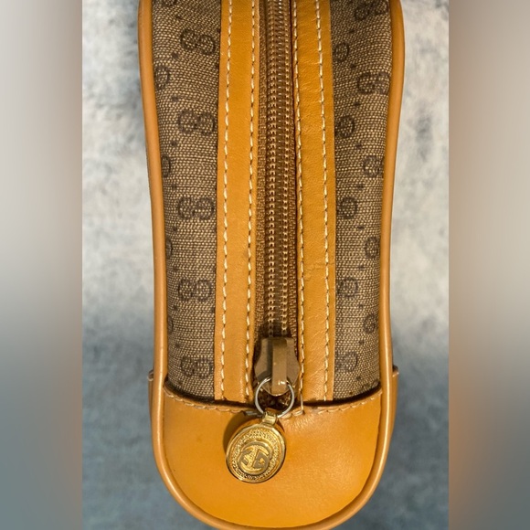 GUCCI Clutch/ Pouch - Picture 14 of 16